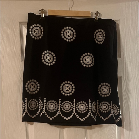 Boden Dresses & Skirts - Boden Black Midi Skirt with White Embellishments